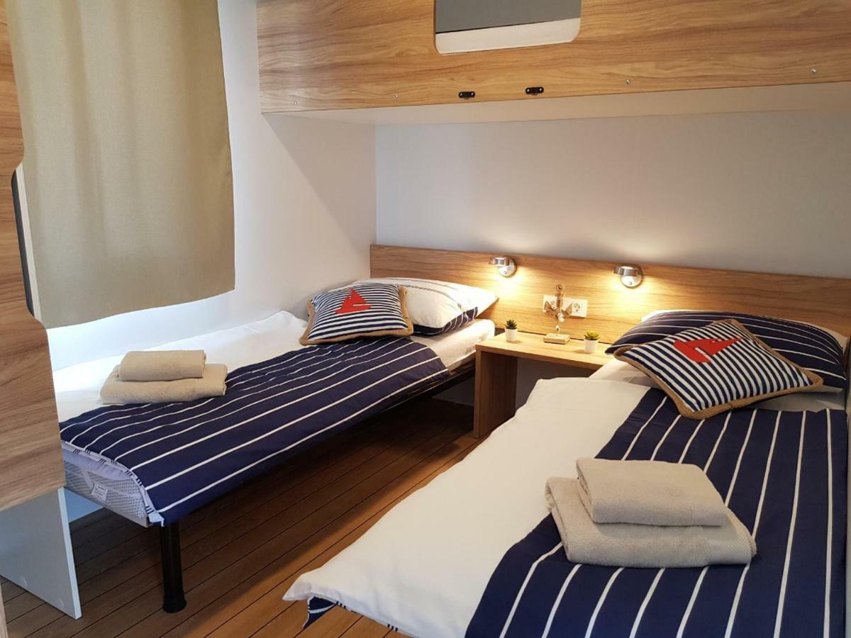 Mobile Home Biograd Na Moru Gapi House Exteriör bild